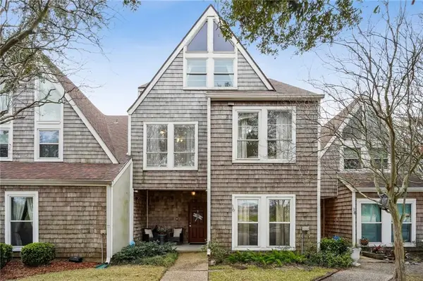 16 N Mariners Cove, New Orleans, LA 70124