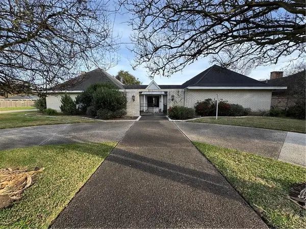 401 Schlief Drive, Belle Chasse, LA 70037