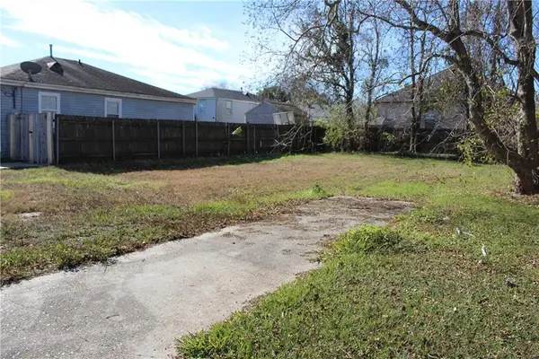 5740 Wingate Drive, New Orleans, LA 70122