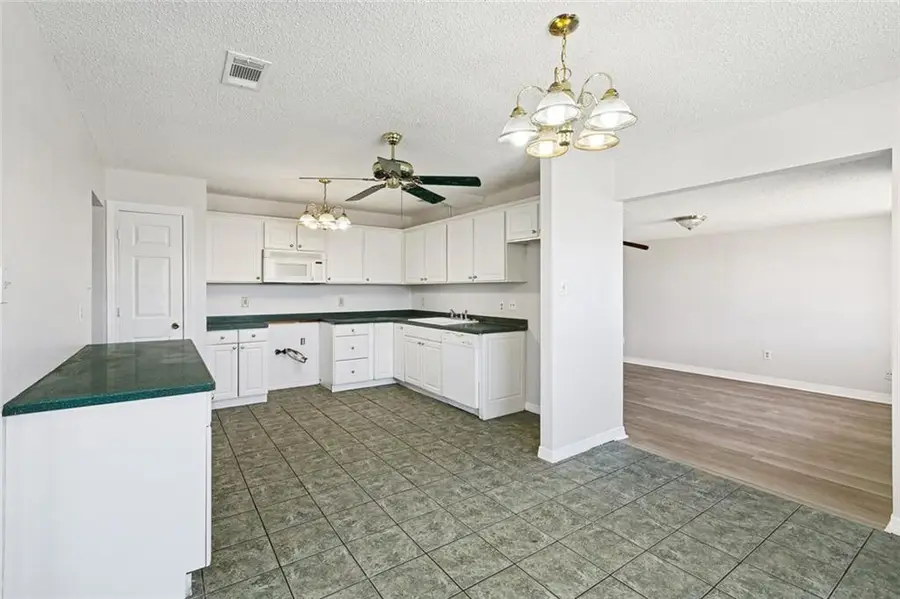 2201 Veronica Drive, Chalmette, LA 70043 - Image #3