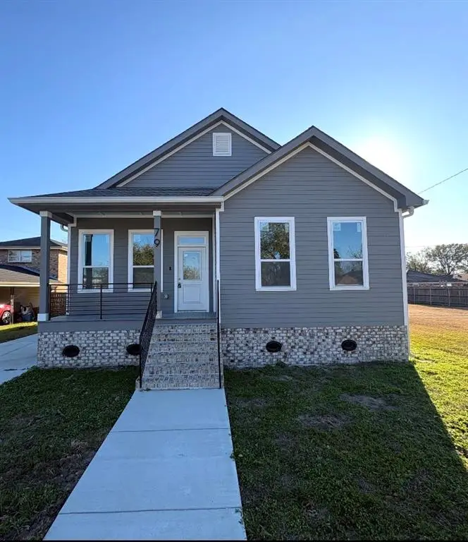 79 W Chalmette Circle, Chalmette, LA 70043 - Image #1