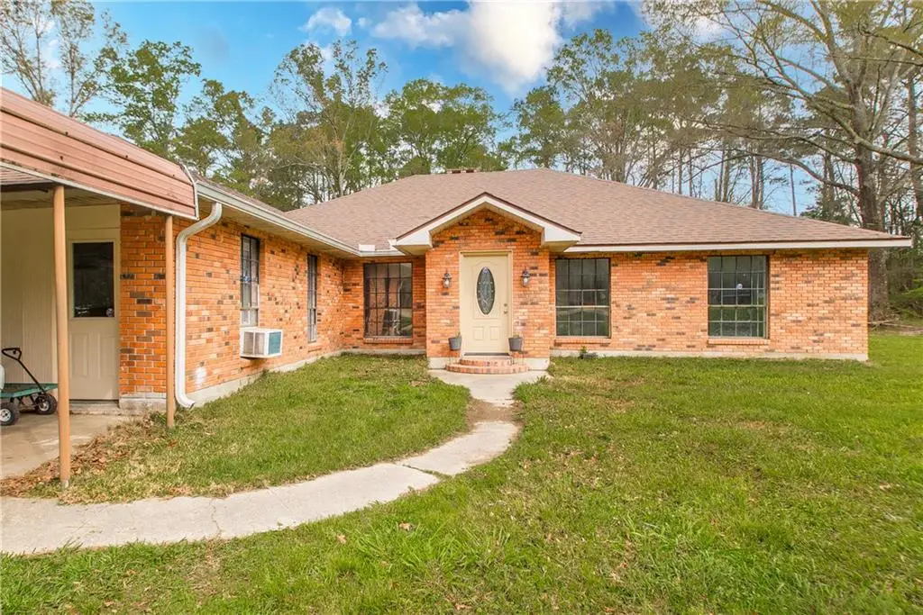 26000 Robertson Road, Holden, LA 70744 - #1
