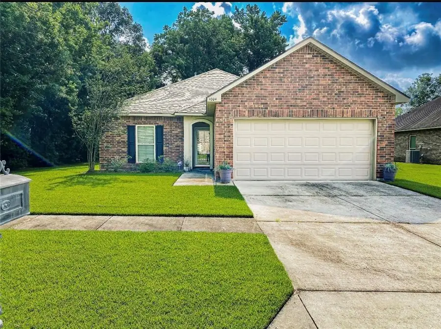 1004 S Sanctuary Avenue, Gonzales, LA 70737 - Image #2