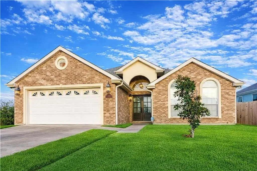 5011 Blue Ash Drive, New Orleans, LA 70128 - Image #1