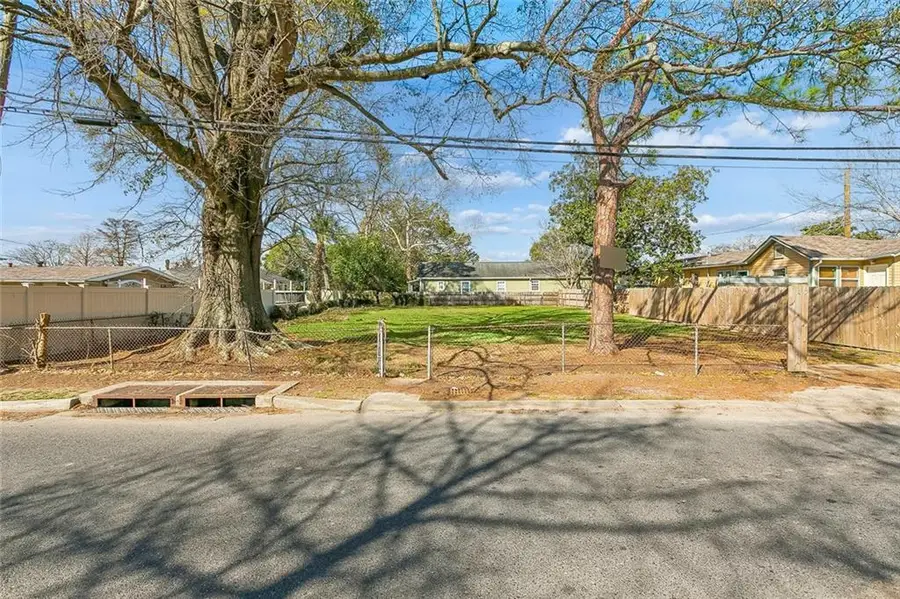 2605 Whitney Avenue, Gretna, LA 70056 - #2