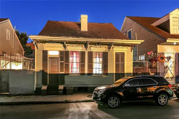 1030 Burgundy Street, New Orleans, LA 70116