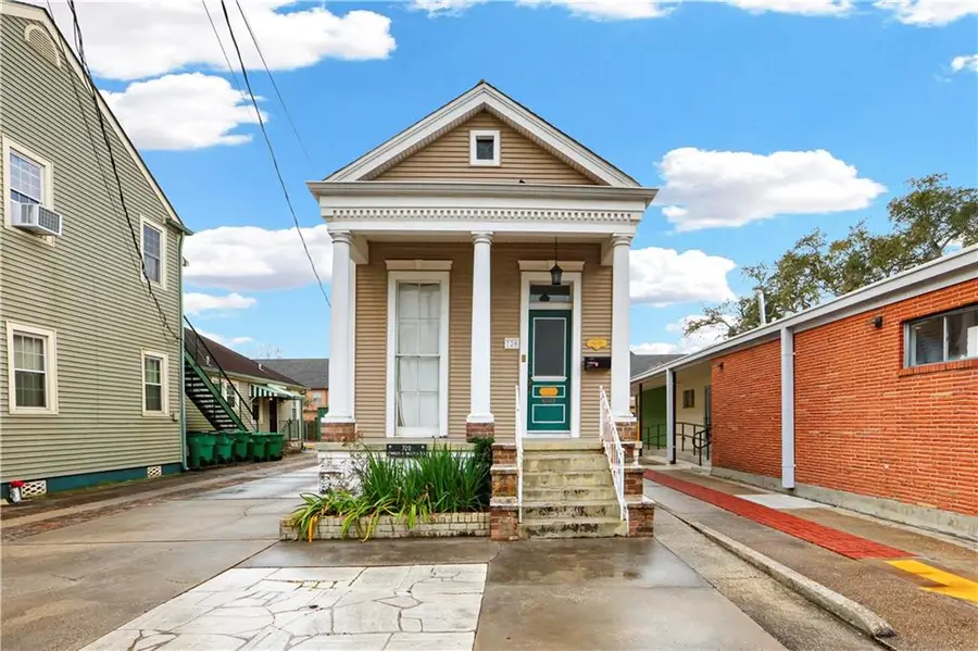 720 Lafayette Street, Gretna, LA 70053 - #2