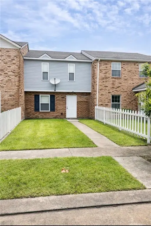 16 Westpark Court, New Orleans, LA 70114