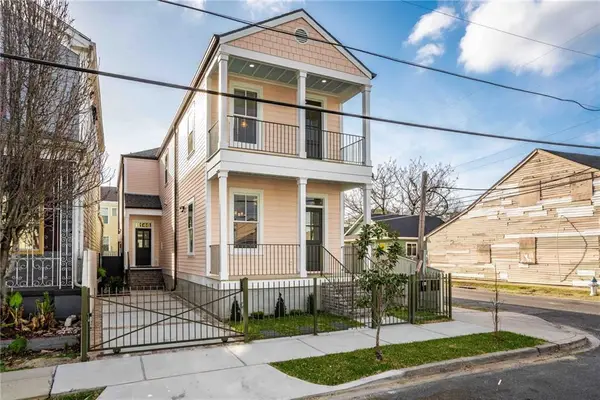 1140 42 Touro Street, New Orleans, LA 70116