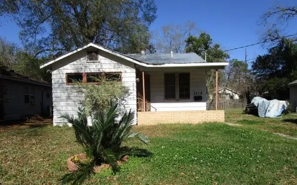 3216 Peach Street, Alexandria, LA 71301