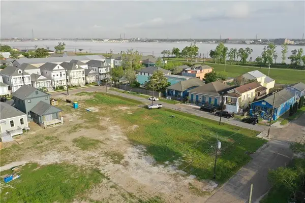 213 Pacific Avenue, New Orleans, LA 70114