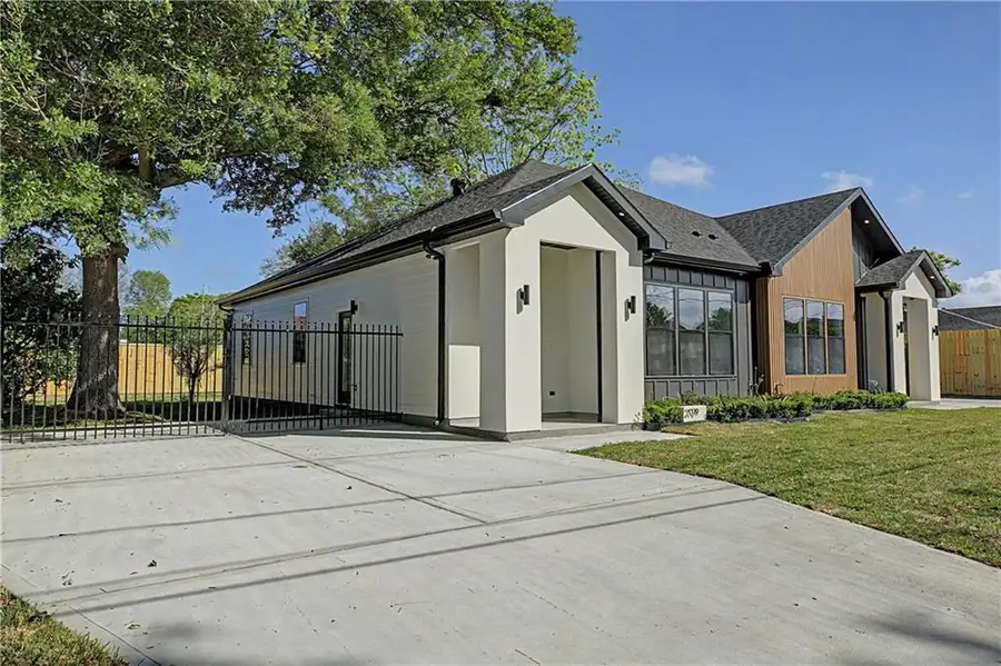 2027-2029 W Beauregard Street, Chalmette, LA 70043 - #3