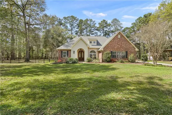 10 Plantation Lane, Covington, LA 70433