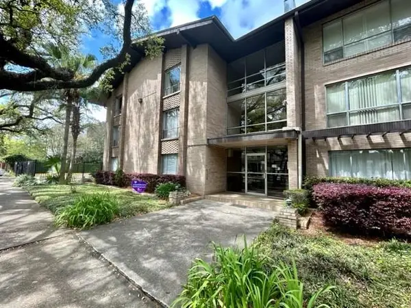 4007 St, Charles Av. Avenue #119, New Orleans, LA 70115