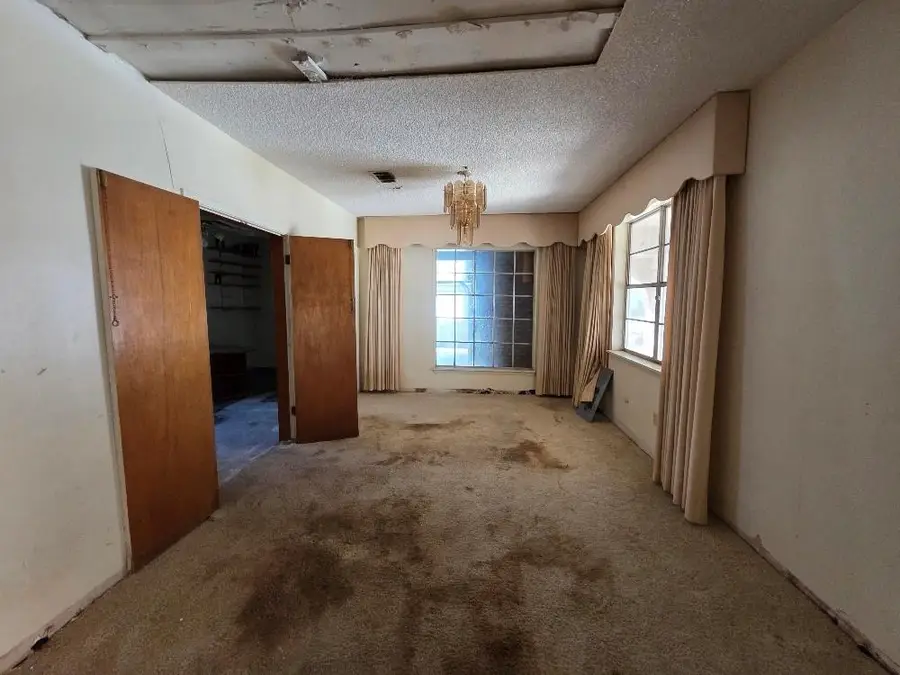 2723 9th Street, Alexandria, LA 71302 - #2