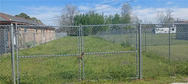 48818 N Prieur Street, New Orleans, LA 70117