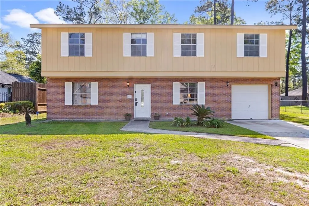 220 Chestnut Street, Mandeville, LA 70471 - #1