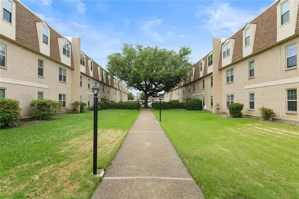 2724 Whitney Place #330, Metairie, LA 70002