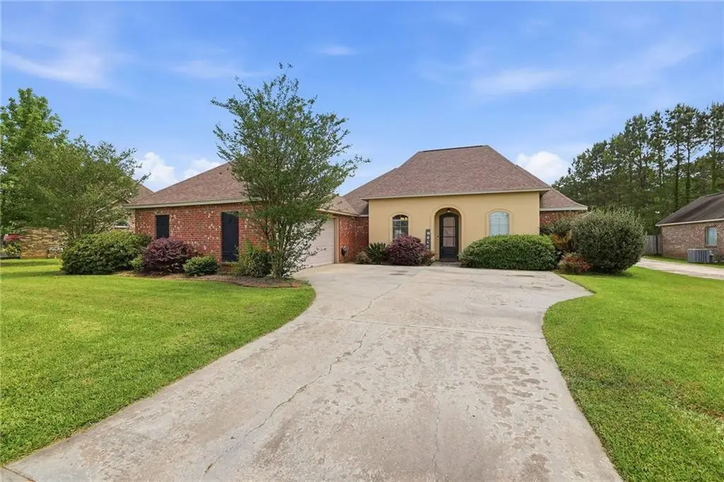 38606 Red Bud Lane, Denham Springs, LA 70706 - #1