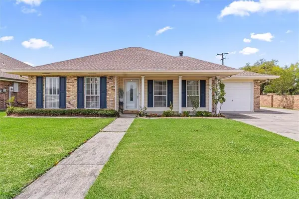 2 Cobblestone, W Drive, Houma, LA 70363