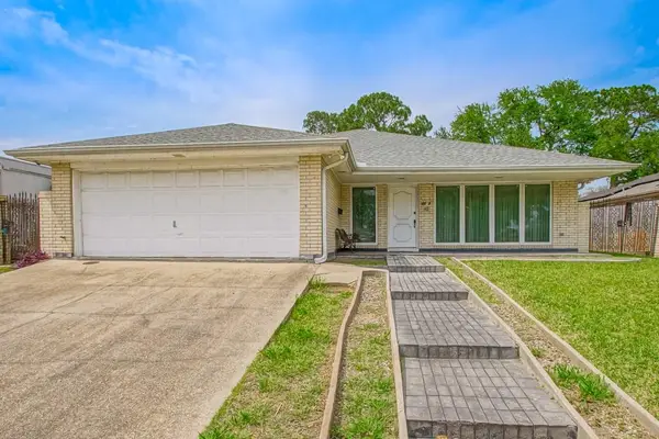 2219 Leon C Simon Drive, New Orleans, LA 70122