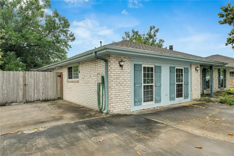 233 Colonial Club Drive, Harahan, LA 70123 - #2