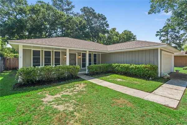 380 Ridgewood Drive, Mandeville, LA 70471