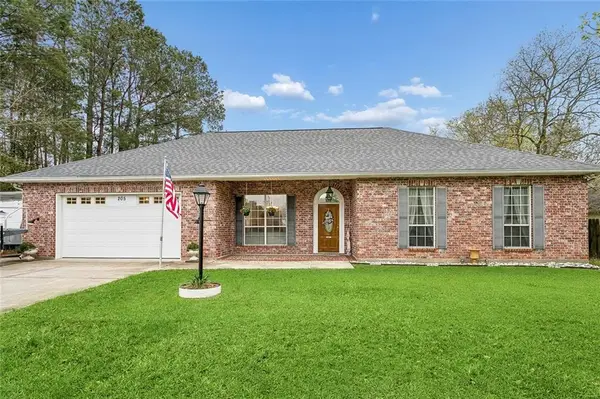 205 Maria Avenue, Abita Springs, LA 70420