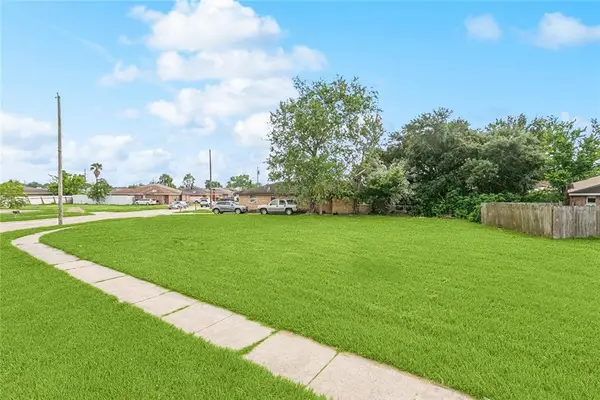 2801-03 Daniel Drive, Violet, LA 70092
