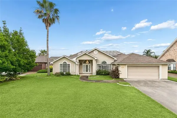 1117 Lake Louise Drive, Gretna, LA 70056