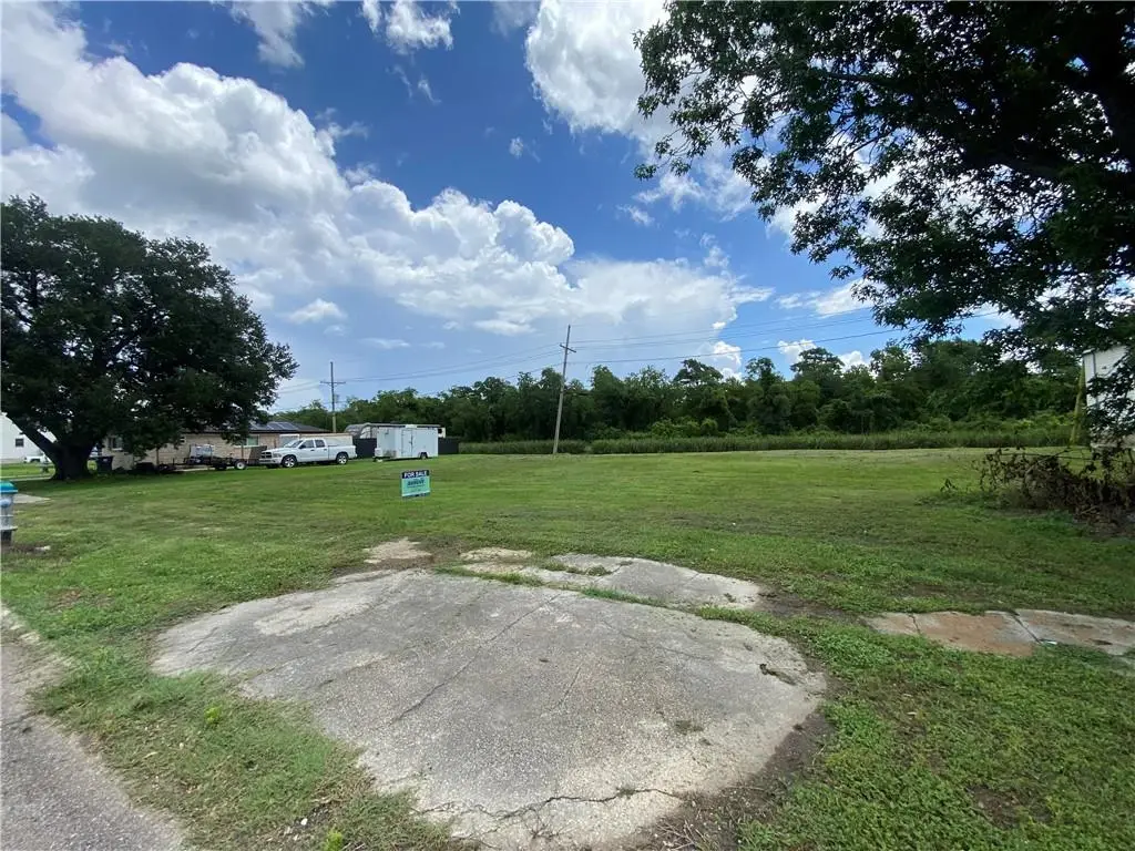 637 Cougar Drive, Arabi, LA 70032 - #1