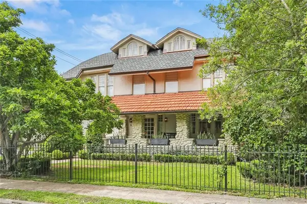 5829 Hurst Street, New Orleans, LA 70115