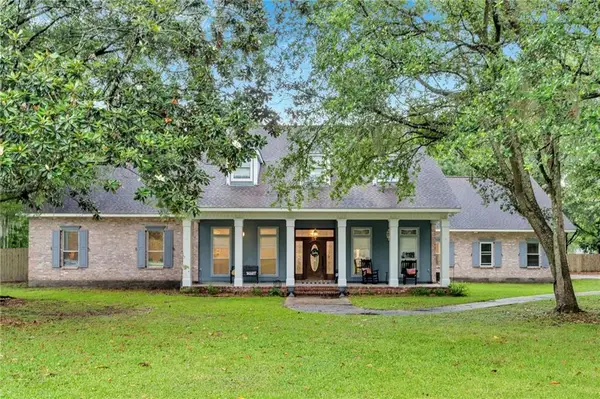2512 Crestwood Road, Marrero, LA 70072