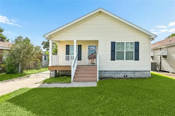 2202 Stander Place, Chalmette, LA 70043