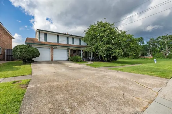 801 Ginette Drive, Gretna, LA 70056