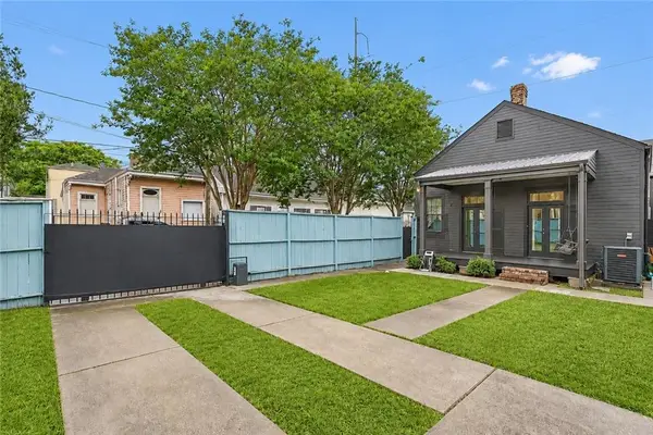 3228 Annunciation Street, New Orleans, LA 70115