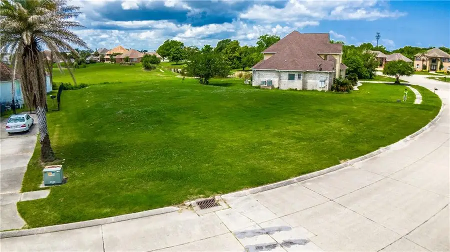 6021 Eastover Drive, New Orleans, LA 70128 - #3