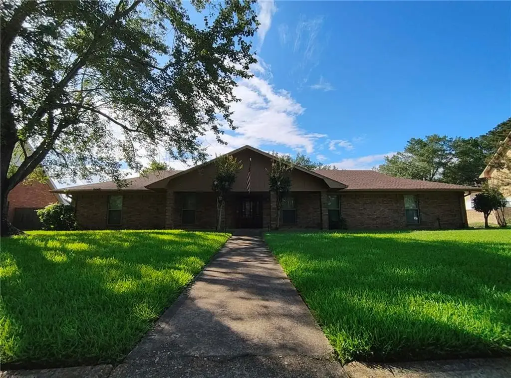 4004 Huntwick Boulevard, Alexandria, LA 71303 - #1
