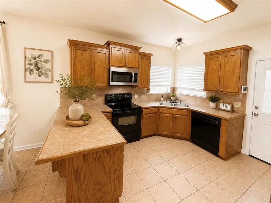 317 Shadow Creek Avenue, Pineville, LA 71360 - #3