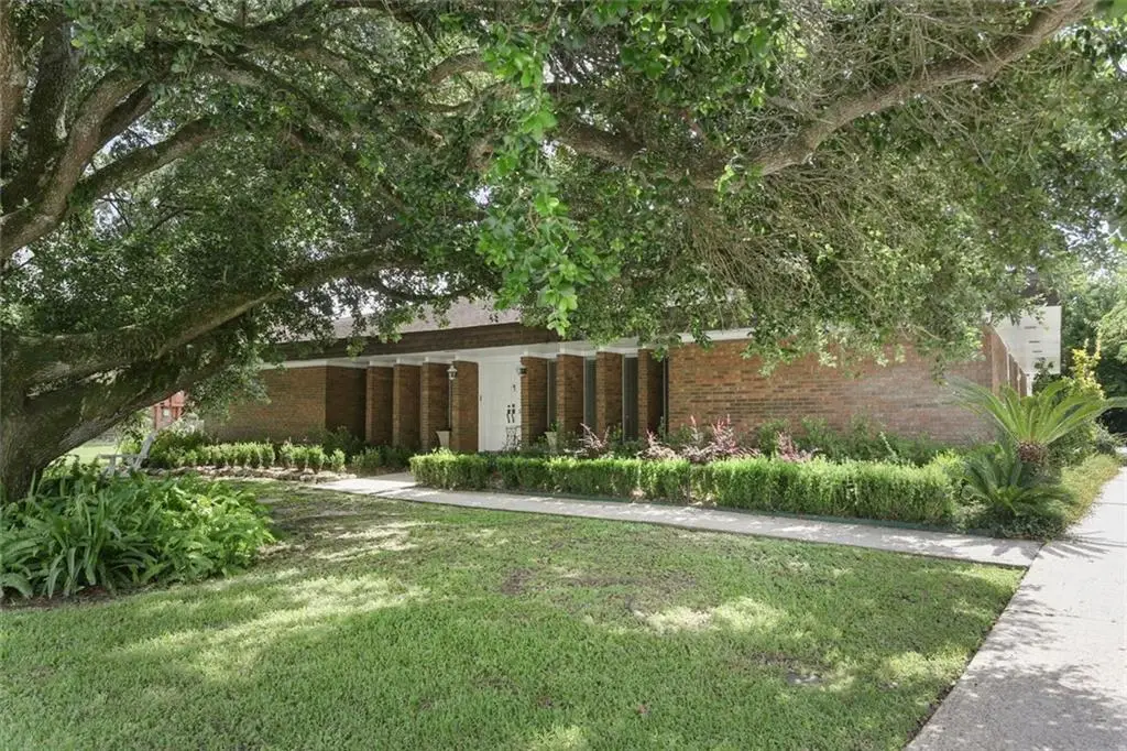 520 Fairfield Avenue, Gretna, LA 70056 - #1