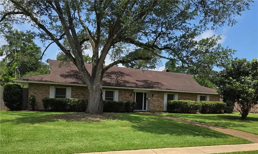 208 Ridgewood Boulevard, Alexandria, LA 71303 - #2