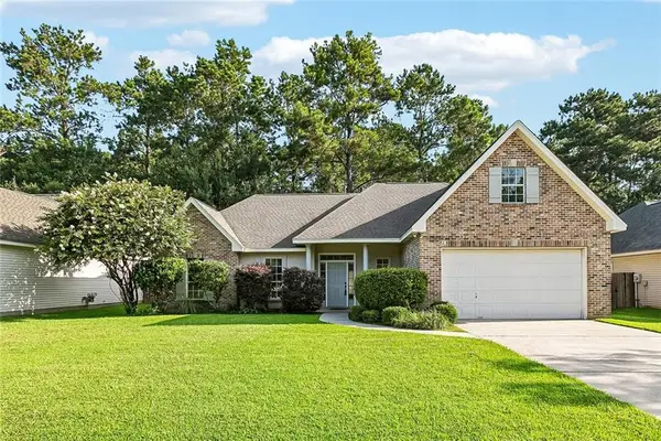 236 N Highland Oaks Drive, Madisonville, LA 70447