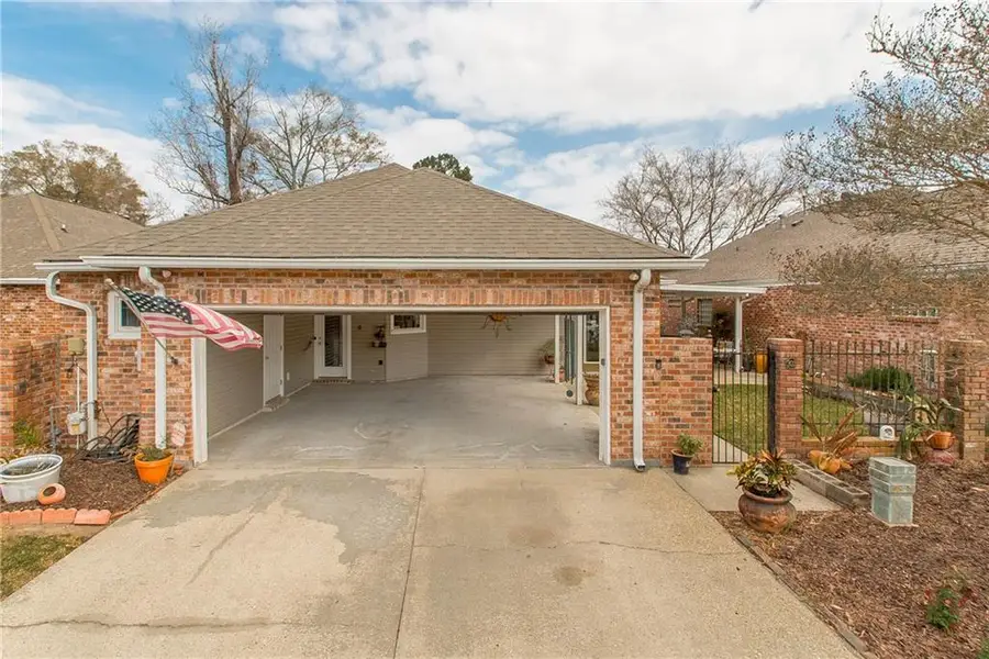 303 Garden Lane, Denham Springs, LA 70726 - #2