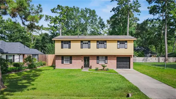 220 Chestnut Street, Mandeville, LA 70471