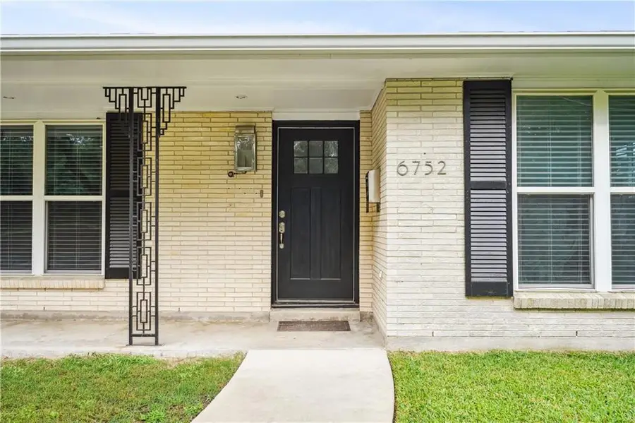 6752 Fleur De Lis Drive, New Orleans, LA 70124 - #3