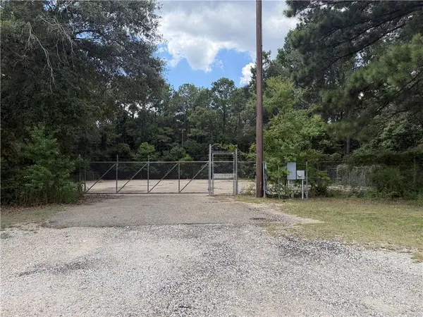 1919 Holiday Square Boulevard, Covington, LA 70433