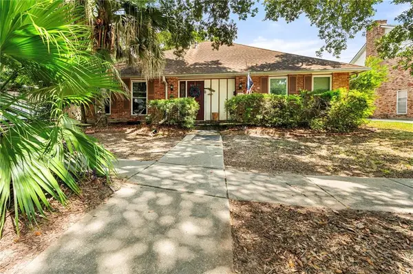 5220 Macarthur Boulevard, New Orleans, LA 70131