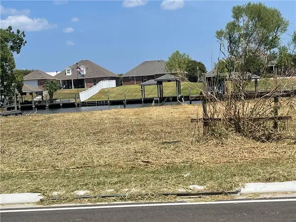 190 Lakeview Drive, Slidell, LA 70458