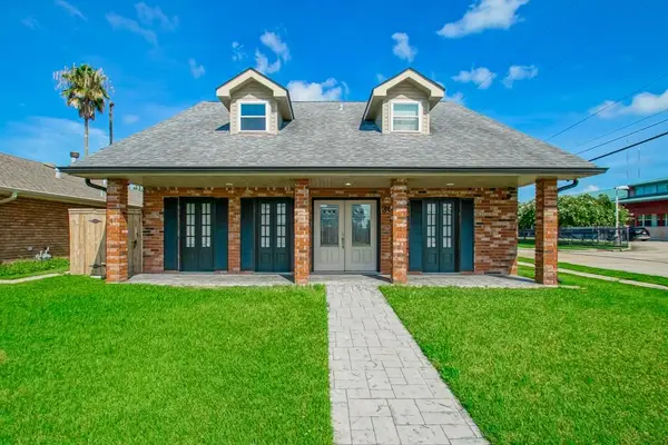 3028 Corinne Drive, Chalmette, LA 70043