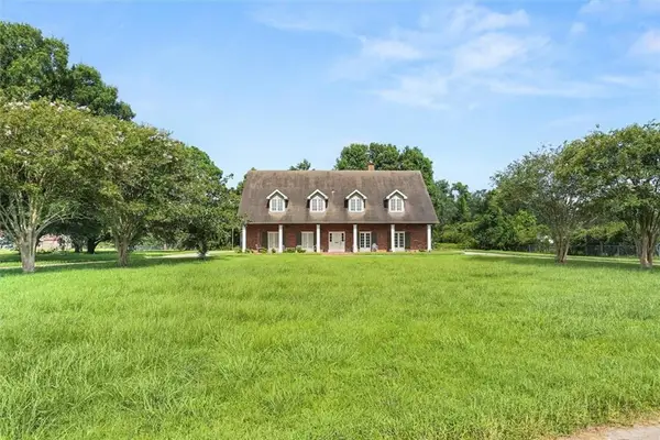 8021 Saro Lane, St Bernard, LA 70085